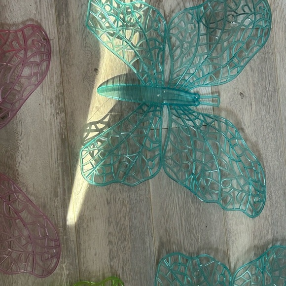 5/$25 Colourful Butterfly Wall trailer home Decor Set 🦋 - Picture 6 of 6